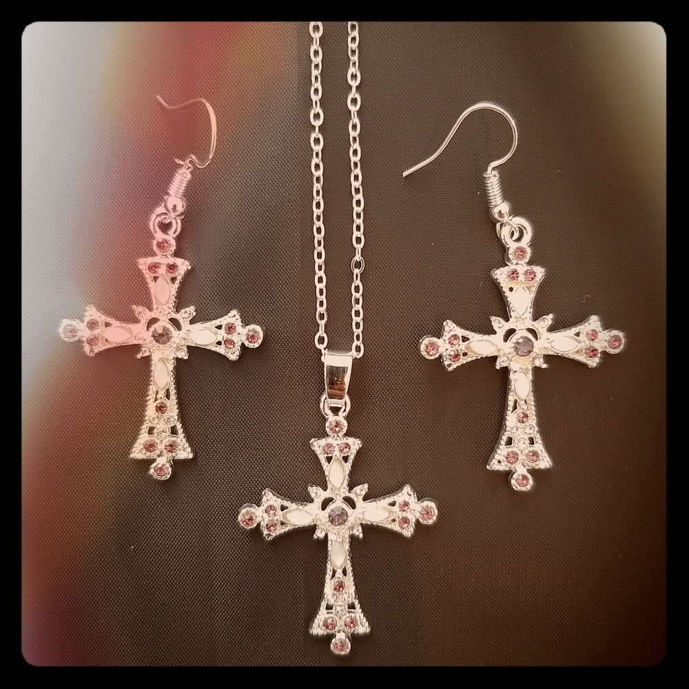 Beautiful necklace & cross earrings